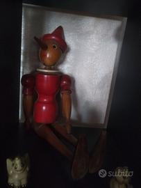Antico pinocchio di legno