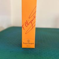 Champagne Brut Veuve Clicquot con astuccio