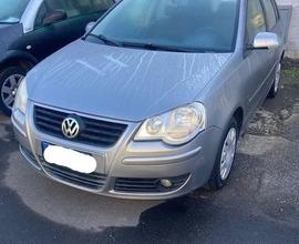 VOLKSWAGEN - Polo