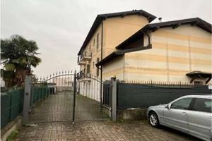 Immobile in asta di 90 m² con 3 locali e box auto 