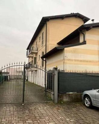 Immobile in asta di 90 m² con 3 locali e box auto 