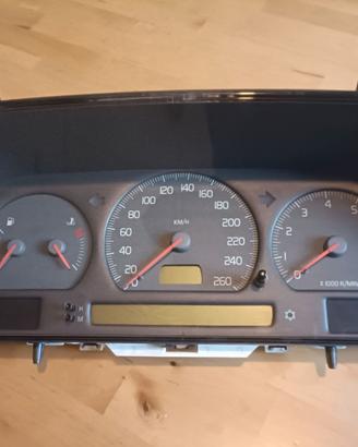 Tachimetro Volvo V70 2.0T prima serie.