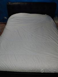 Letto matrimoniale in ecopelle 