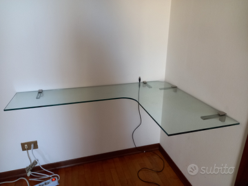 Scrivania in vetro temperato