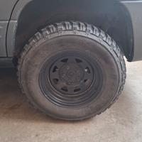 Cerchi e gomme jeep wj