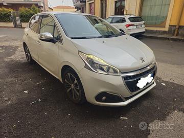 Peugeot 208 Neopatentati 