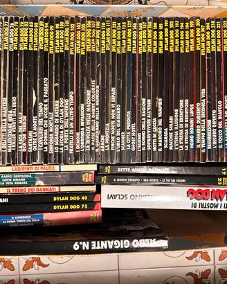 Lotto 72 fumetti Dylan Dog (numeri vari + speciali