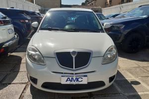 LANCIA Ypsilon 1.3 MJT 75 CV Versus