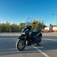 HONDA SH 350 SPORT 2024 GARANZIA UFFICIALE 4 Anni