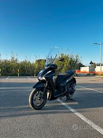 HONDA SH 350 SPORT 2024 GARANZIA UFFICIALE 4 Anni