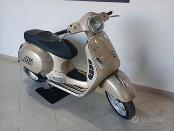 Piaggio Vespa 300 GTS