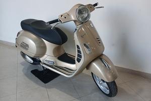 Piaggio Vespa 300 GTS