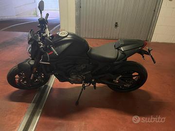 Ducati Monster 937 Black Edition