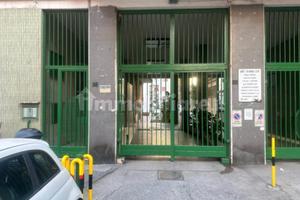 Box Vomero 4 m X 3 m