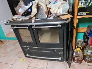 Stufa a legna con forno
