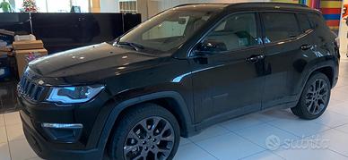 Jeep compass seie s total black