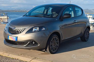 Lancia Ypsilon 1.0 FireFly 5 porte S&S Hybrid Gold