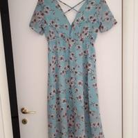 vestito con scollo a v