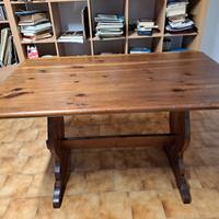 Tavolo in legno massello rustico
