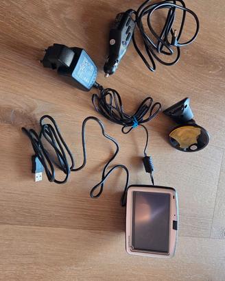 Navigatore Satellitare TomTom per Auto con Kit Acc