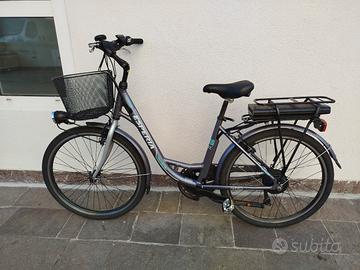bicicletta elettrica da donna 