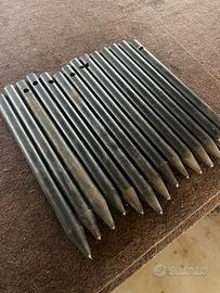 Punte rinforzate per bucatrice tappeti erbosi.