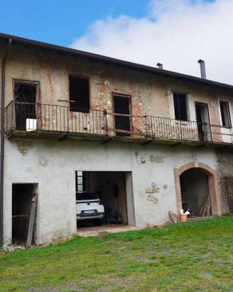 Rustico / Casale di 154 m² con 5 locali a Osnago