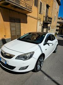 Opel astra j cosmo full optional a gpl