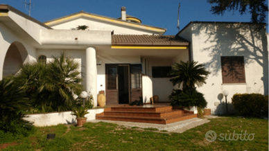 Villa in aperta campagna