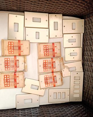 set di interruttori elettrici ticino