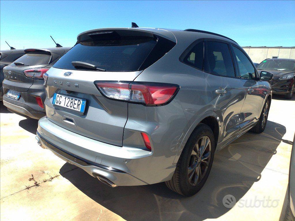 Ford Kuga 2022 photo 3