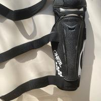 ginocchiere da dh o enduro