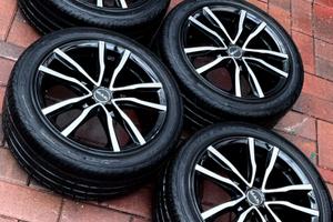 Set Cerchi 17” e gomme Pirelli