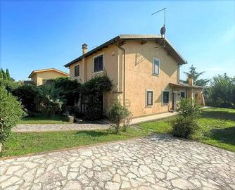 Villa bifamiliare Sutri [cod. rif5895367VRG]