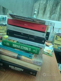 libri di vari titoli