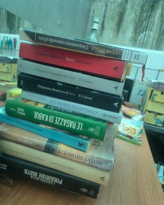 libri di vari titoli
