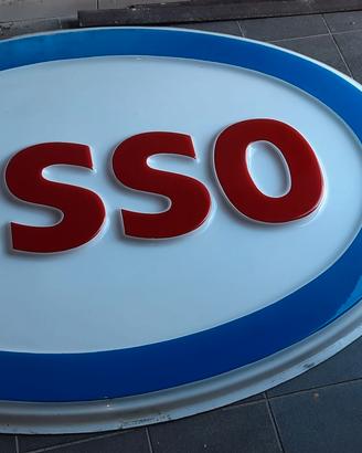 Insegna scritta Esso