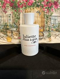 Profumo Juiliette has  a gun