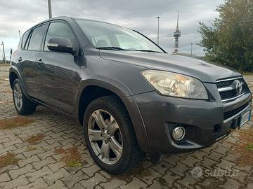 Toyota Rav4 2.2 d-4d Luxury 177cv