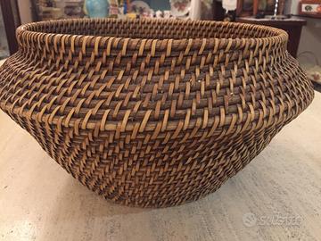 Porta piante in rattan