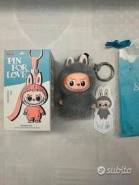 Popmart Labubu Pin for Love - Lettera W
