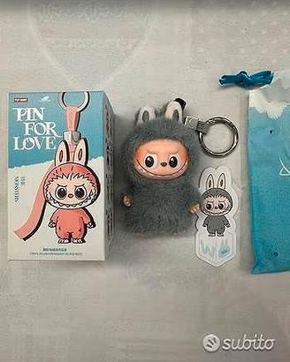 Popmart Labubu Pin for Love - Lettera W