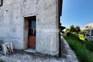 RUSTICO CON POSSIBILITA' DI CAMBIO D'USO