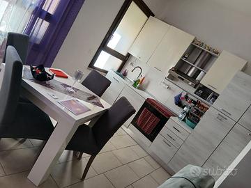 CUCINA, TAVOLO, RIPIANI CHIUSI