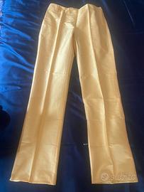 Pantaloni di seta giallo oro