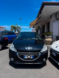 Peugeot 208 1.4 HDi 68 CV 3 porte Allure - 2013
