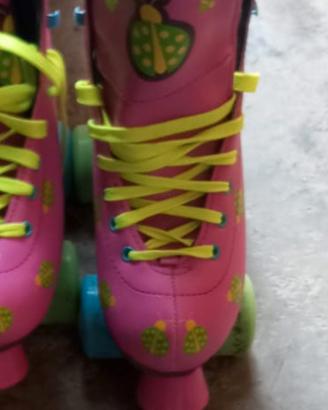 pattini e bici bambina