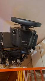 Logitech G29 con cambio e completo di supporto