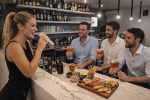 GFP - COCKTAIL BAR CON CUCINA LAGO