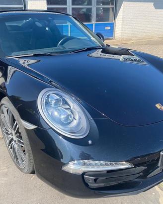 Porche 911 Carrera - 4